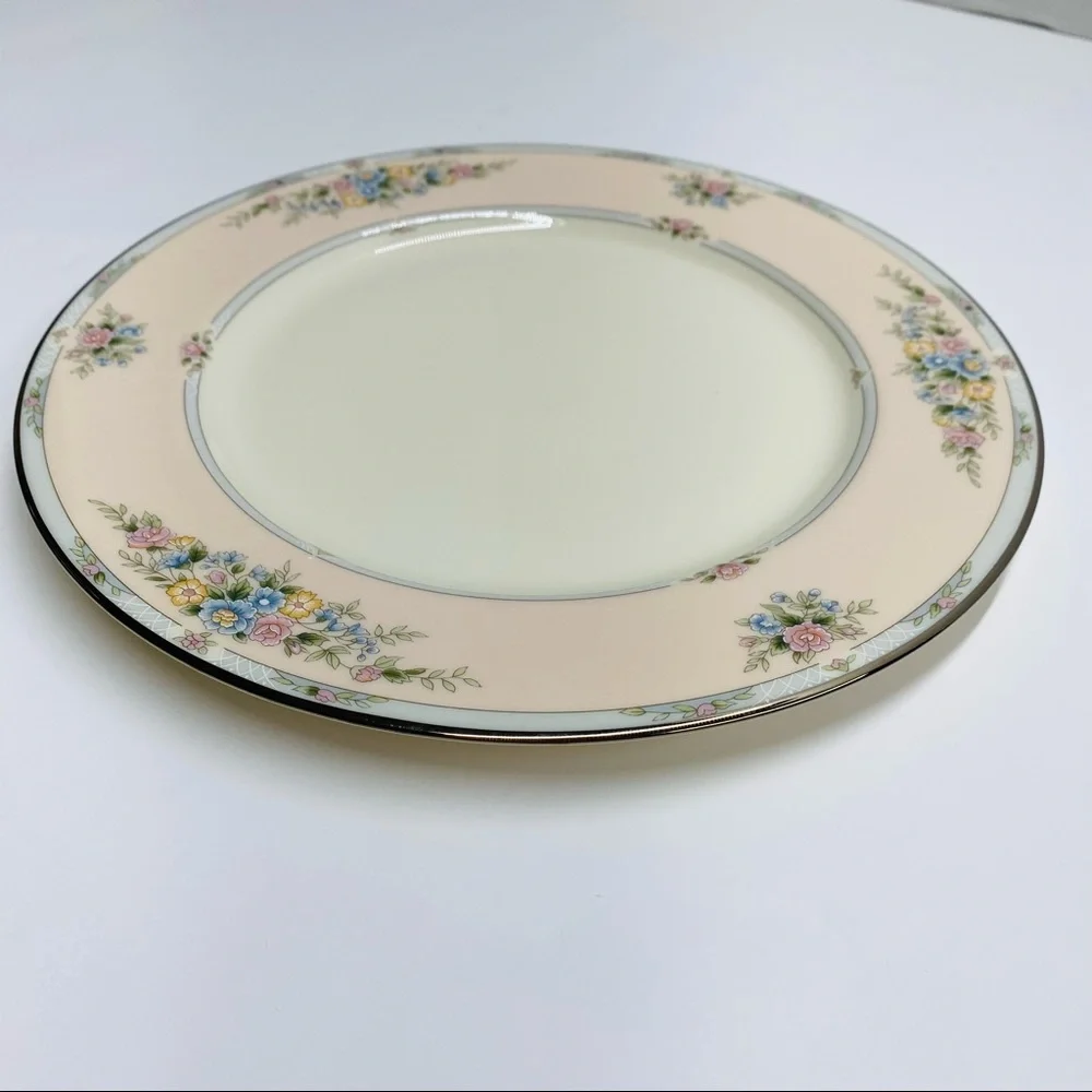 Gorham Weddington 10 5/8 inches dinner plate floral with silver trim Elegant